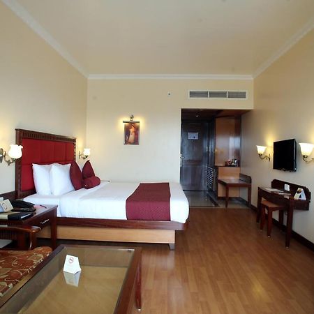 Joys Palace Hotel Thrissur Extérieur photo